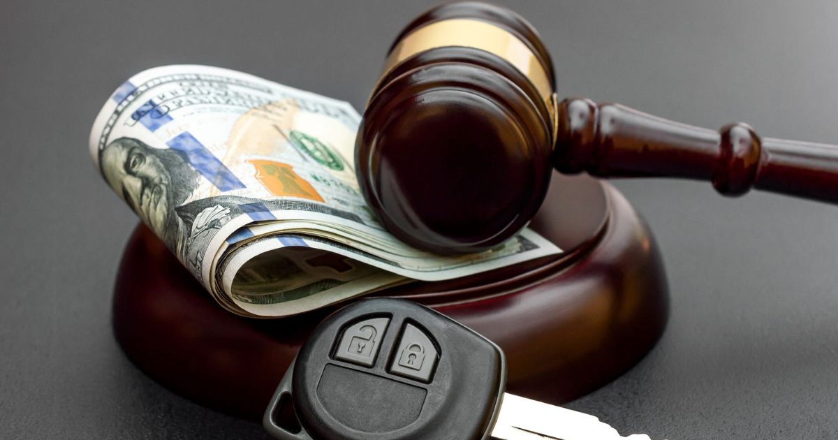 How much do car accident lawyers charge?